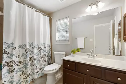 14 N Bardsbrook Circle, The Woodlands, TX 77382 - Photo 37