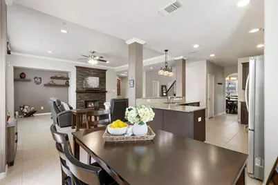 14 N Bardsbrook Circle, The Woodlands, TX 77382 - Photo 19