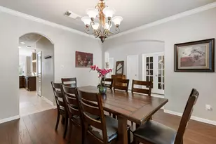 14 N Bardsbrook Cir, The Woodlands, TX 77382 - Photo 11