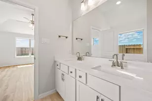 1526 Waterway Reach Dr, Dayton, TX 77535 - Photo 33