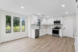 15806 Lakeview Dr, Beach City, TX 77523 - Photo 17