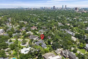10 Inwood Oaks Dr, Houston, TX 77024 - Photo 49