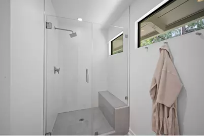 10 Inwood Oaks Drive, Houston, TX 77024 - Photo 33