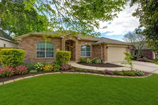 233 Lake Estates Dr, Montgomery, TX 77356 - Photo 1