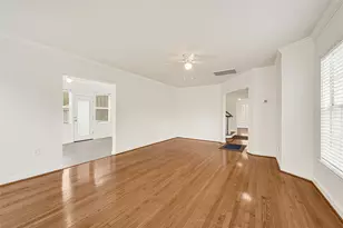 4390 Harvest Ln, Houston, TX 77004 - Photo 5
