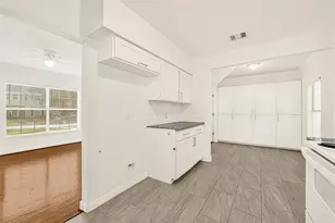 4390 Harvest Ln, Houston, TX 77004 - Photo 9