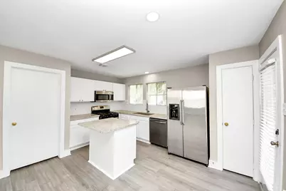 18178 Woodsdale Court, Porter, TX 77365 - Photo 9