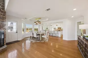 807 N Shore Dr, Kemah, TX 77565 - Photo 11