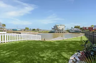 807 N Shore Dr, Kemah, TX 77565 - Photo 37