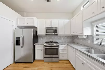 8710 Beverlyhill Street #302, Houston, TX 77063 - Photo 9