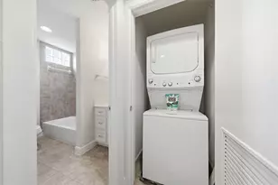 8710 Beverly Hill St, Houston, TX 77063 - Photo 23