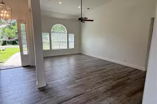 210 Bluff Dr, Livingston, TX 77351 - Photo 3