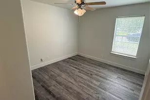 210 Bluff Dr, Livingston, TX 77351 - Photo 9