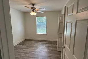 210 Bluff Dr, Livingston, TX 77351 - Photo 11
