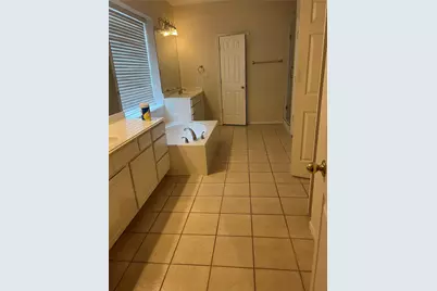 15319 Truslow Point Lane, Sugar Land, TX 77478 - Photo 9