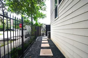 1016 Studer St, Houston, TX 77007 - Photo 39