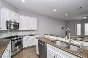 1016 Studer St, Houston, TX 77007 - Photo 17