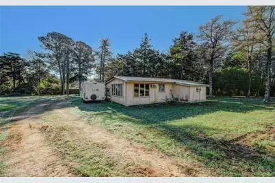 1102 Pine Crest, New Ulm, TX 78950 - Photo 5