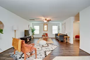 6807 Alum Rock Ln, Houston, TX 77048 - Photo 9