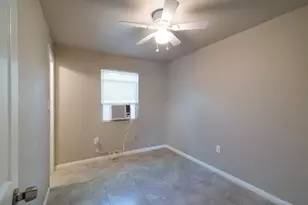 5327 Bell St, Houston, TX 77023 - Photo 3