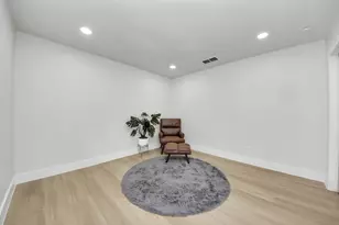 26206 Maplewood Dr, Spring, TX 77386 - Photo 9