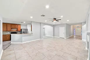 318 Magnolia Estates Dr, League City, TX 77573 - Photo 9