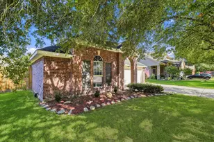 318 Magnolia Estates Dr, League City, TX 77573 - Photo 3