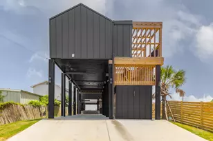 2906 Ave R 1/2, Galveston, TX 77550 - Photo 33