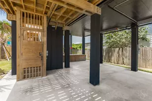 2906 Ave R 1/2, Galveston, TX 77550 - Photo 13