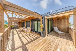 2906 Ave R 1/2, Galveston, TX 77550 - Photo 3