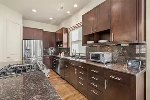 1110 Autrey St, Houston, TX 77006 - Photo 13