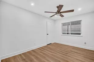 6323 Dawnridge Dr, Houston, TX 77035 - Photo 21