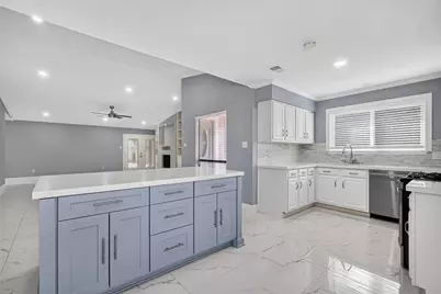 6323 Dawnridge Drive, Houston, TX 77035 - Photo 19
