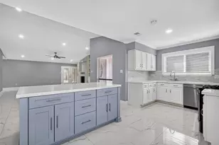 6323 Dawnridge Dr, Houston, TX 77035 - Photo 19