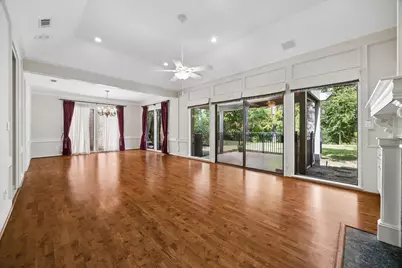 9694 Longmont Drive, Houston, TX 77063 - Photo 5