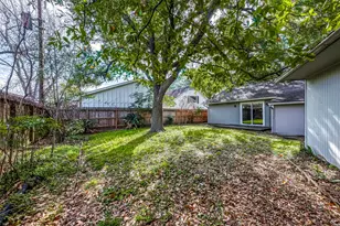 7810 Locke Ln, Houston, TX 77063 - Photo 33