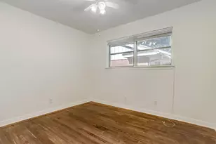 4546 Warm Springs Rd, Houston, TX 77035 - Photo 15