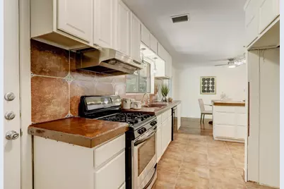 4546 Warm Springs Road, Houston, TX 77035 - Photo 7
