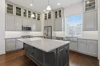 821 Algona Avenue, Houston, TX 77008 - Photo 13