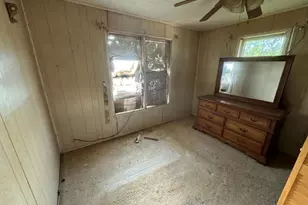 105 E Washington Ave, Electra, TX 76360 - Photo 3