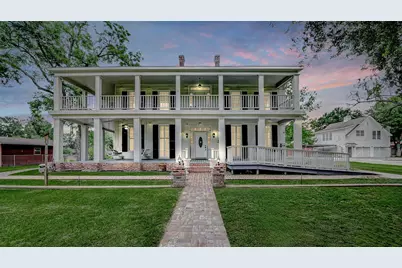 902 Richmond Parkway, Richmond, TX 77469 - Photo 1