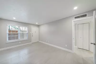 845 Augusta Drive #45, Houston, TX 77057 - Photo 5