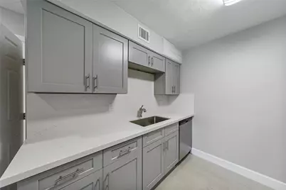 845 Augusta Drive #45, Houston, TX 77057 - Photo 7