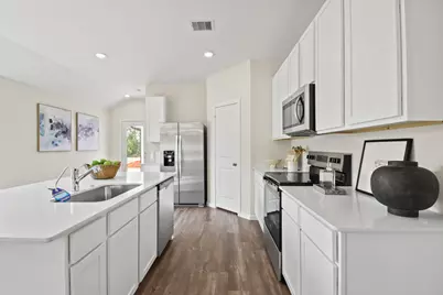 13034 Sorrento Bay Drive, Willis, TX 77318 - Photo 5