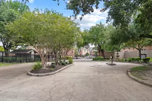 2255 Braeswood Park Dr, Houston, TX 77030 - Photo 33