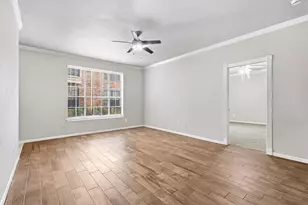 2255 Braeswood Park Dr, Houston, TX 77030 - Photo 13