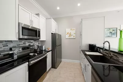 1900 Genesee Street #302, Houston, TX 77006 - Photo 5