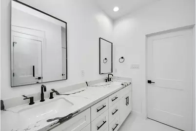 5029 Broom Street #B, Houston, TX 77091 - Photo 11