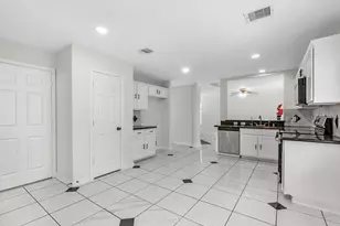 15118 Gaines Meadow Ct, Houston, TX 77083 - Photo 5