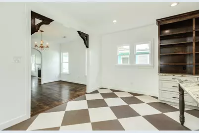 4702 Avenue Bernardo De Galvez, Galveston, TX 77551 - Photo 23